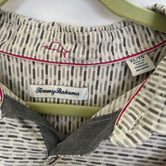 Tommy Bahama Silk Button Down Casual Shirt With Gray & Silver Pattern XL EUC - Picture 3 of 7